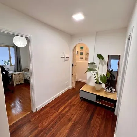 2 Bedroom Flat Close To The Sea Daire *