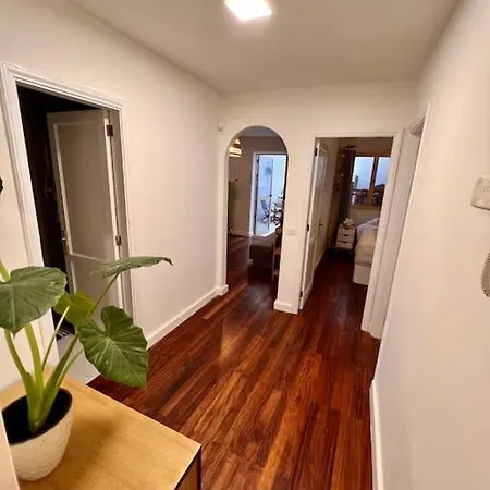 2 Bedroom Flat Close To The Sea Διαμέρισμα *
